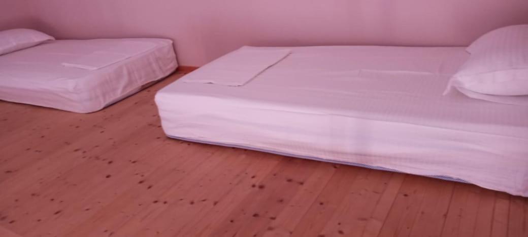 British 3* Himara